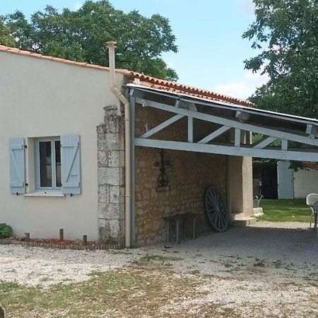 Le Clos Des Chevaliers Pons Buitenkant foto